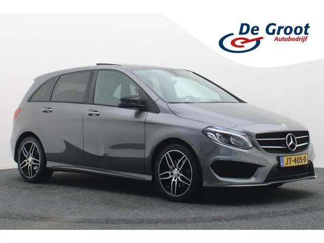 Mercedes-Benz B-klasse 180 AMG Night Edition Plus Panoramadak, LED, Navigatie, PDC, 18"