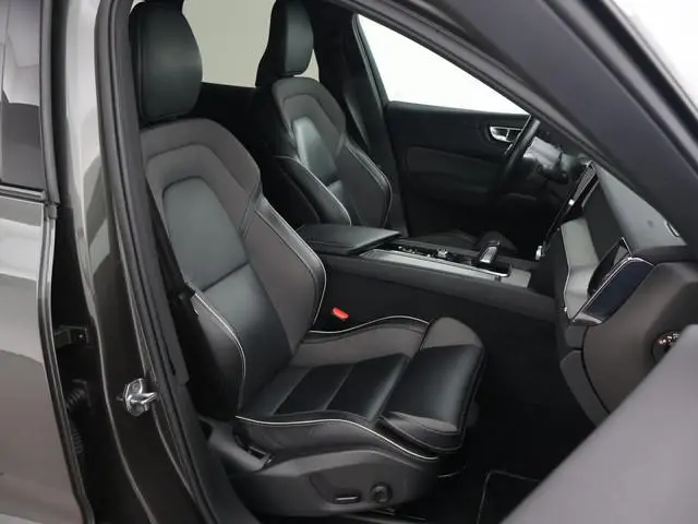 Volvo XC60 2.0 T6 RECHARGE 340 PK R-DESIGN + 21 INCH | TREKHAAK | PANORAMA | ADAPTIVE CRUISE | HK |...