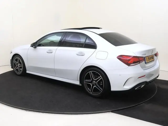 Mercedes-Benz A-klasse 200 Business Solution AMG / Panoramadak / Memory-Stoelen / Night-Pakket / Rij...