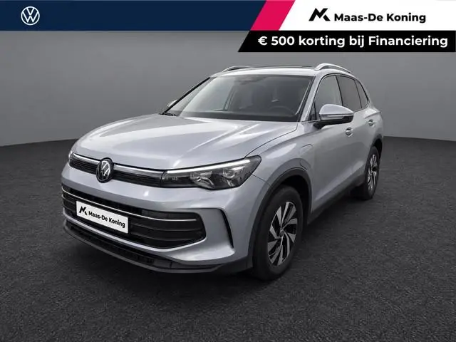 Volkswagen Tiguan 1.5 eHybrid 204pk DSG Life Edition · Trekhaak · Apple/Android Car Play · Camera ·...