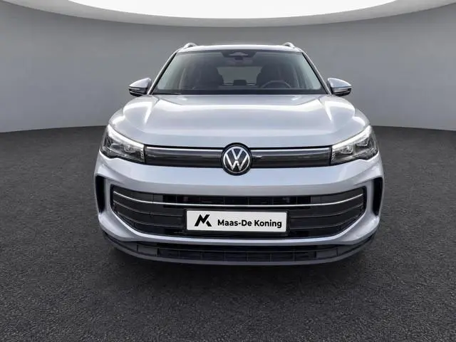 Volkswagen Tiguan 1.5 eHybrid 204pk DSG Life Edition · Trekhaak · Apple/Android Car Play · Camera ·...
