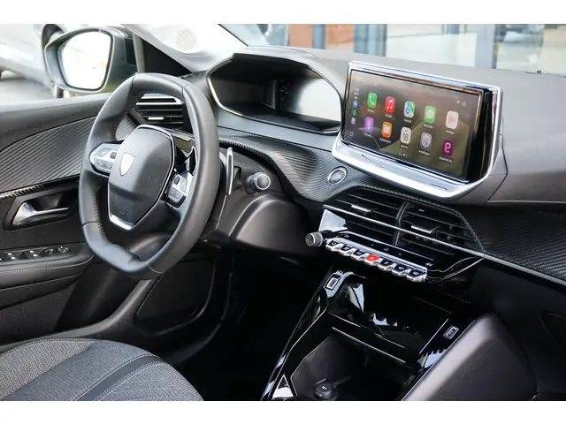 Peugeot 208 Hybrid 100 e-DCS6 Allure + CAMERA / KEYLESS / CARPLAY