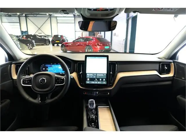 Volvo XC60 2.0 T8 AWD 335kW/456pk Aut8 Plug-in hybrid Plus Dark HARMAN/KARDON + PANORAMADAK + 360 CA...