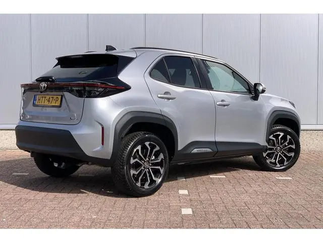 Toyota Yaris Cross 1.5 Hybrid 115 Dynamic | Stoel en Stuurverwarming | Camera |