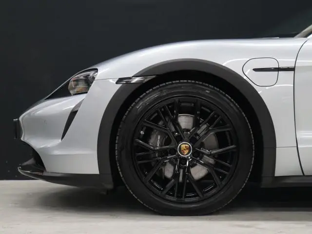 Porsche Taycan Cross Turismo 4 93 kWh [LUCHTVERING, ADAPTIVE CRUISE, MEMORY SEATS, APPLE CARPLAY, AN...