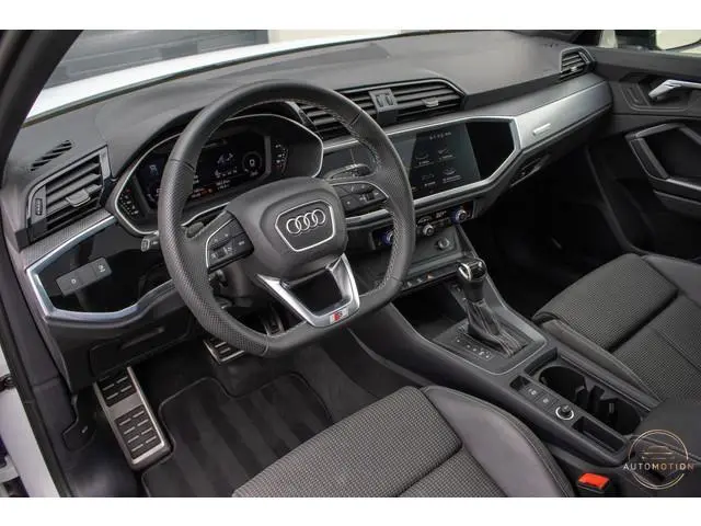 Audi Q3 Sportback 35 TFSI S line PANO CAMERA DODEHOEK CARPLAY