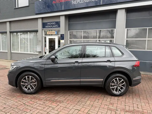 Volkswagen Tiguan 1.4 TSI eHybrid R-Line Business+ Plug Hybride Bj 2022 204pk Km 1e eigenaar !!