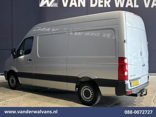 Volkswagen Crafter 2.0 TDI 136pk L3H3 L2H2 Airco | Trekhaak 2800kg | 3- Zits | Chauffeursstoel | Nav...