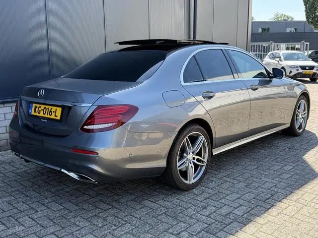 Mercedes-Benz E-klasse 200 AMG Line 19''/Panoramadak/Luchtvering/Dodehoek/360Camera/Sfeerverlichting...