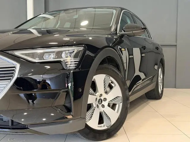 Audi e-tron 55 quattro edition 95 kWh | SOH 93% | Navigatie | Hoge instap |