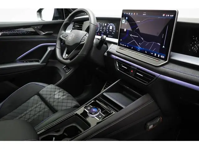 Volkswagen Tayron 1.5 eHybrid R-Line Edition | TREKHAAK | PANORAMADAK | STUURVERWARMING | HARMAN KAR...