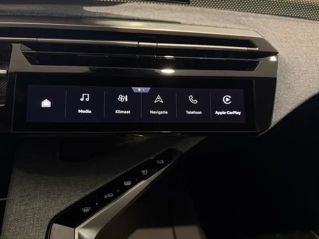 Peugeot e-3008