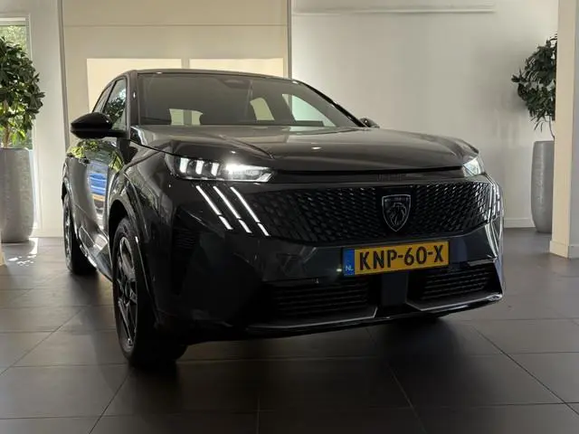 Peugeot e-3008