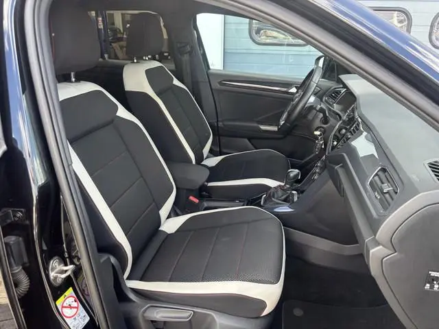 Volkswagen T-Roc 1.5 TSI Sport Carplay Bluetooth Parkeersensoren