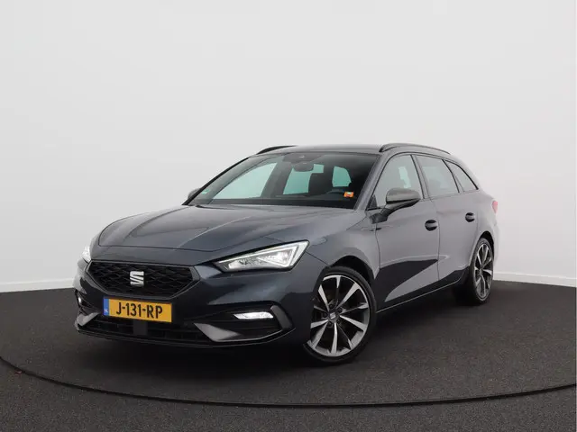 SEAT Leon Sportstourer 1.5 eTSI FR/ lage km/ automaat/ zeer mooi!