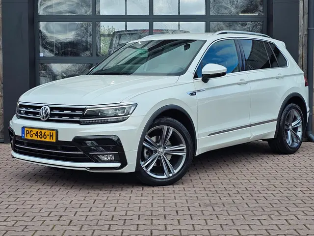 Volkswagen Tiguan 1.4 TSI Comfortline Business R-line | LED | Trekhaak wegklapb. | Virtual | ACC | A...