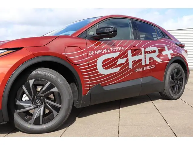 Toyota C-HR+