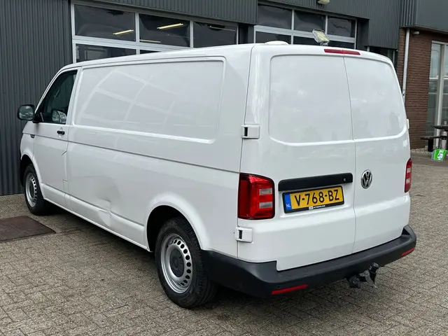 Volkswagen Transporter 2.0 TDI L2H1 102pk Kastinrichting 2200kg Trekgewicht Cruise controle Parkeerh...