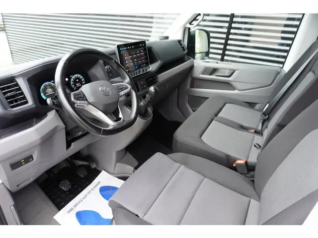 Volkswagen Crafter 35 180pk L3H3/L2H2 Facelift LED Digitaal Dashboard Apple Carplay Camera Ergo comf...
