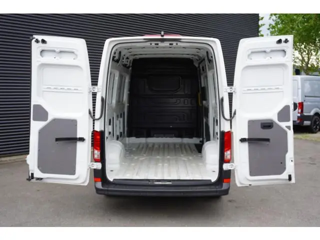 Volkswagen Crafter 35 180pk L3H3/L2H2 Facelift LED Digitaal Dashboard Apple Carplay Camera Ergo comf...