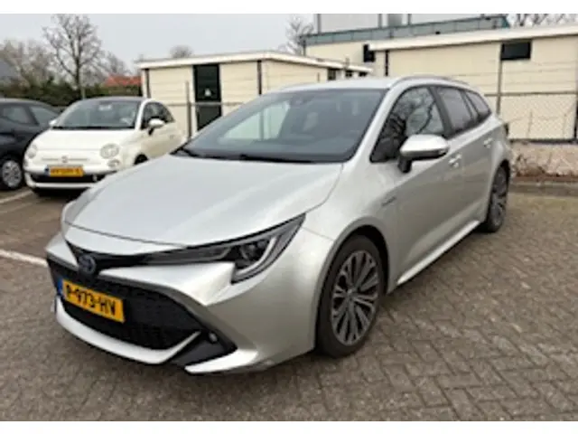 Toyota Corolla Touring Sports 1.8 Hybrid Dynamic Plus | Stuur-/Stoelverwarming | Apple Carplay & And...