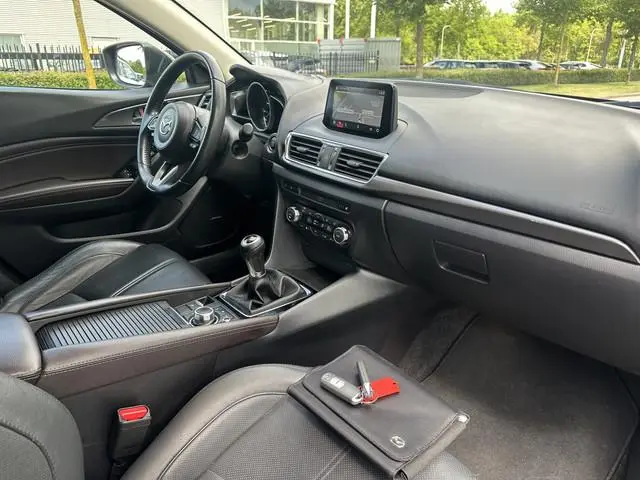 Mazda 3 2.0 SkyActiv-G 120 GT-M leer navi/camera nieuwataat