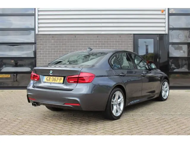BMW 3-serie 320i M Sport / 18" LMV / Clima / Trekhaak / N.A.P.