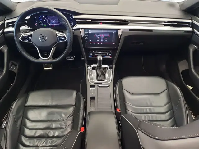 Volkswagen Arteon Shooting Brake 1.4 TSI eHybrid R-Line Business+ ACC, Panoramadak, Leder, Trekhaak