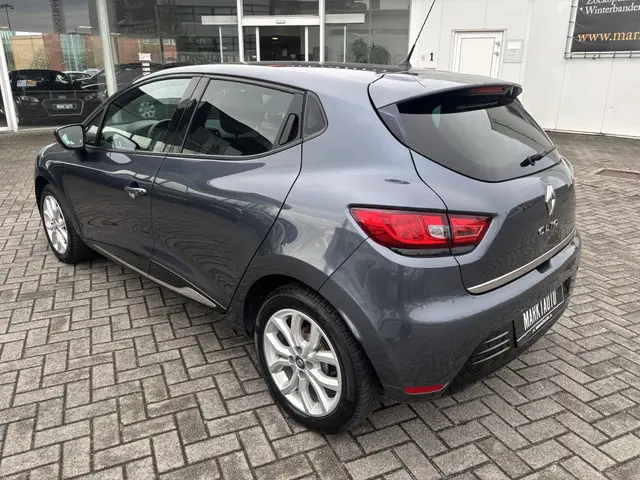 Renault Clio IV 0.9 TCe Collection Navi Cruise Climate Parkeersensoren