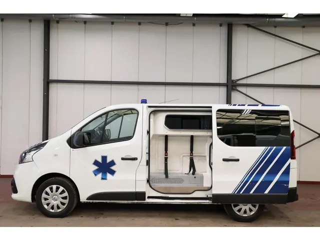 Renault Trafic AMBULANCE VSAV Rettungswagen Krankenwagen