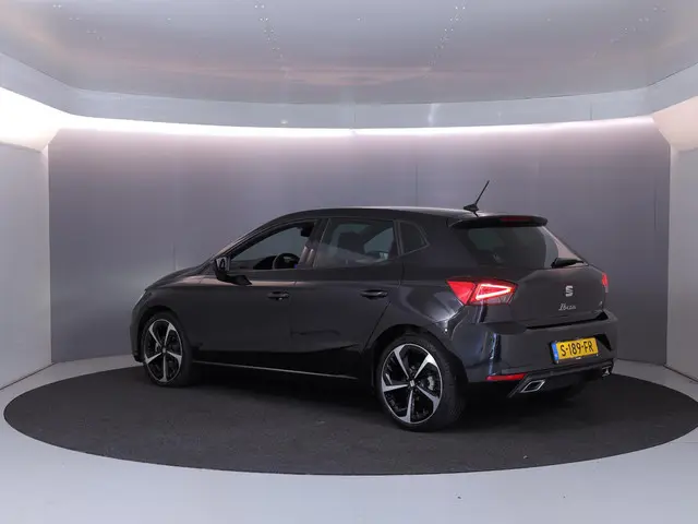 SEAT Ibiza 1.5 TSI Sport 150 pk Automaat | Navigatie via App | Parkeersensoren | LED koplampen | App...