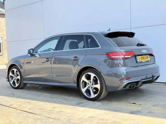 Audi A3 S-line 1.5 TFSI *Motor tikt* Automaat Climate Control Camera Navigatie Trekhaak Stoelverwarm...