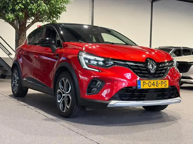Renault Captur 1.3 TCe 140 Intens Camera | Trekhaak | Navigatie | DAB | 140 pk