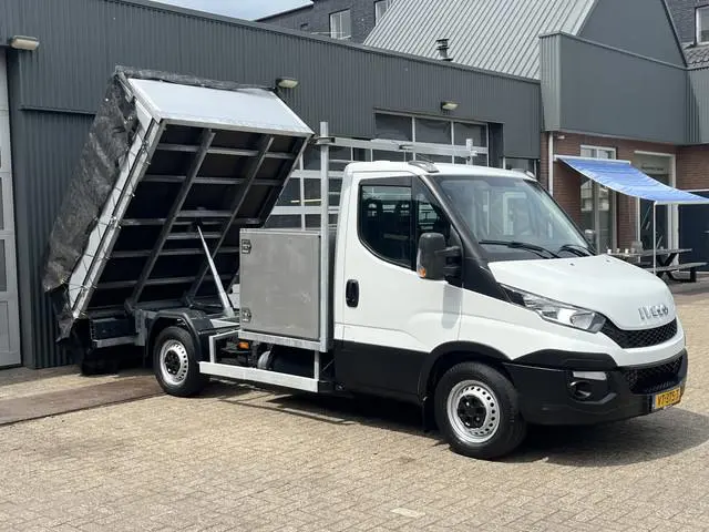 Iveco Daily 35S14N 3.0 345 Kipper Trekhaak 3500kg trekgewicht 3-Persoons Gereedschapskist Open laadb...