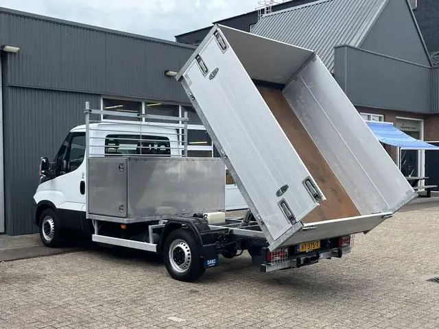 Iveco Daily 35S14N 3.0 345 Kipper Trekhaak 3500kg trekgewicht 3-Persoons Gereedschapskist Open laadb...