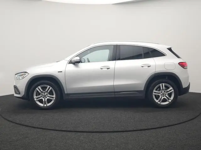 Mercedes-Benz GLA-klasse 250 e Progressive PHEV 218pk Dealer O.H | Adaptive Cruise | Camera | Ledere...