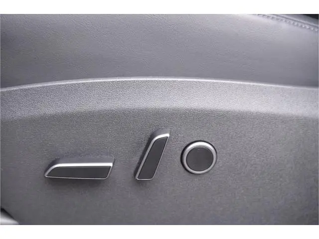 Tesla Model Y Long Range AWD 75 kWh AutoPilot3.0 Ryzen, div accessoires!
