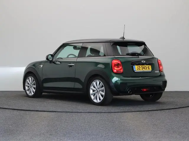 MINI 3-Deurs 1.5 Cooper Serious Business | Sportstoelen | Sportpakket | Navi Pro | Airco |