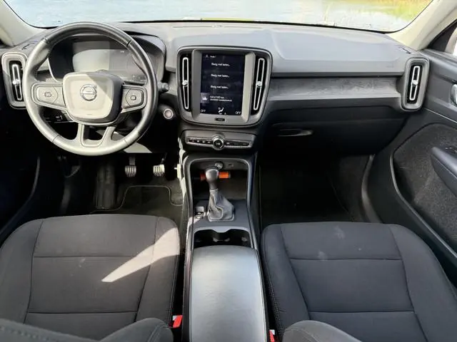 Volvo XC40 1.5 T3 ** Navigatie ** Carplay ** Camera ** Dealeronderhouden!! NAP!!