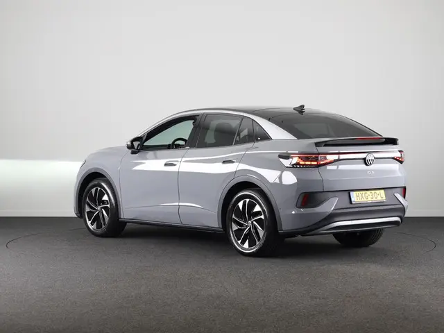 Volkswagen ID.5 Pro Business 77 kWh accu, 210 kW / 286 pk SUV Elek | 360 Camera | Led matrix | Navigatie | Elektrische Achterklep | Panoramdak | Stoelverwarming |