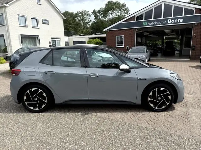 Volkswagen ID.3 First 58 kWh SOH 92.8%, Trekhaak, Stoel/Stuurverwarming, Sfeerverlichting