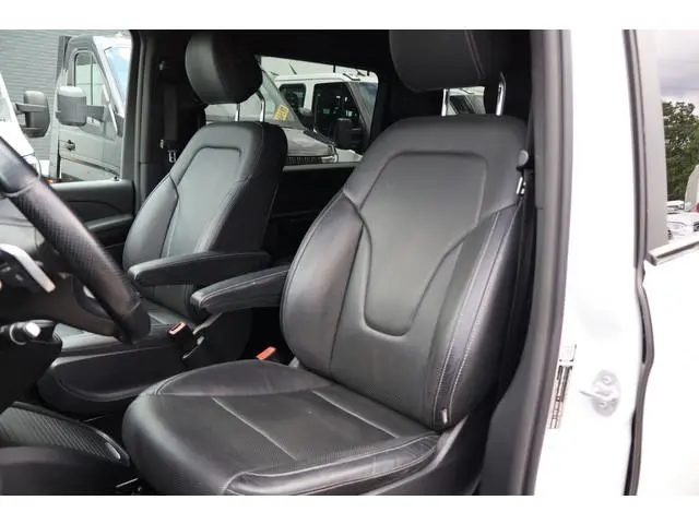 Mercedes-Benz V-klasse 300d Extra Lang DC Avantgarde Edition AMG