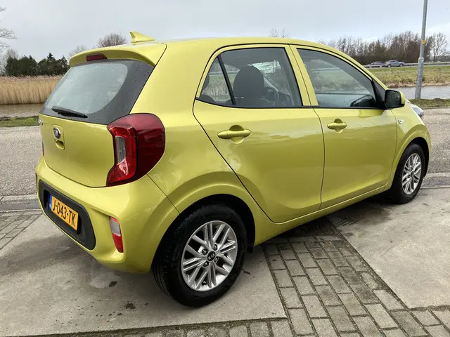 Kia Picanto 1.0 DPi DynamicLine / Lage KM Stand / Camera / Apple Carplay - Android Auto /  LMV / Air...