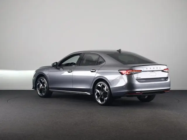 Skoda Superb 1.5 TSI PHEV Sportline Business 1.5 TSI PHEV 200 kW / 272 PK Hatchback 6 versn. DSG | C...