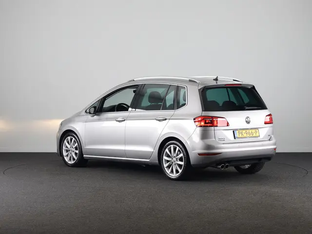 Volkswagen Golf Sportsvan 1.4 TSI Highline  |DSG Automaat | Navigatie | Achteruitrij Camera | Parkee...