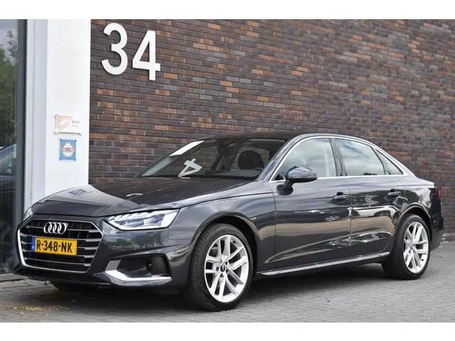 Audi A4 Limousine 2.0 TFSI 150PK ECC SPORTSTOELEN NAVIGATIE