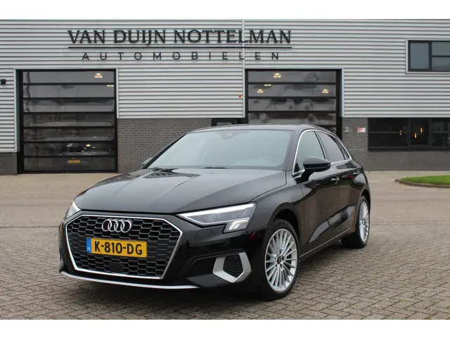 Audi A3 Sportback 30 TFSI Business edition / Carplay / Navigatie / Automaat / N.A.P.