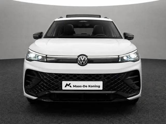 Volkswagen Tiguan 1.5eHybrid 150kW/204PK R-Line Black Style · Leder · Trekhaak · Panoramadak · 360°C...