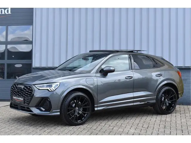 Audi Q3 Sportback 45 TFSI e S-Line 245 Pk Pano Navi Sfeer Leder ACC Keyless Camera