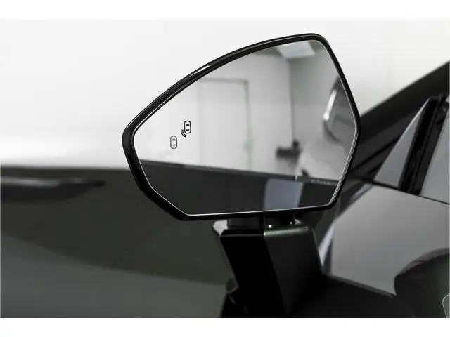 Lynk & Co 08